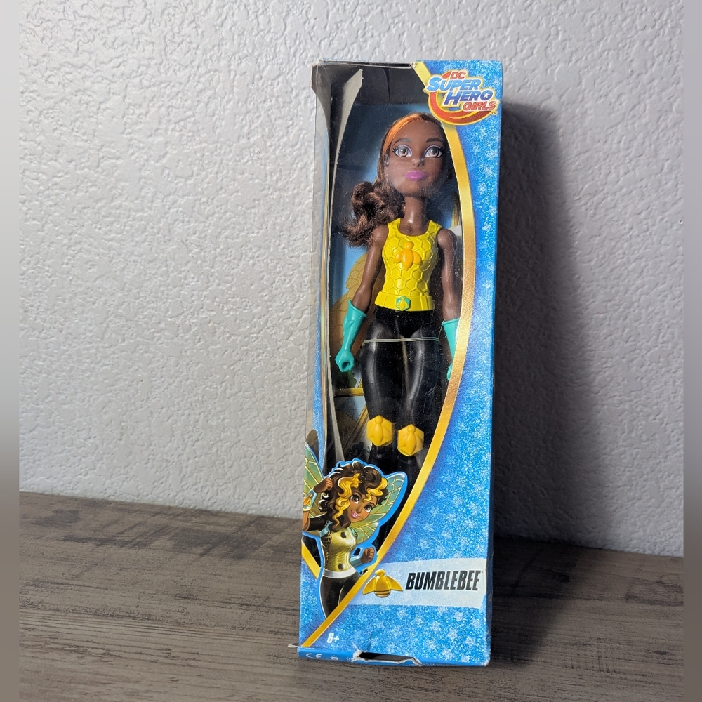 Bumblebee DC Super Hero Girls Mattel 12" NIB